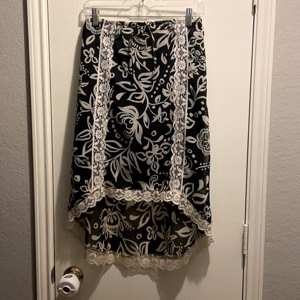 Asymmetrical black and white skirt
